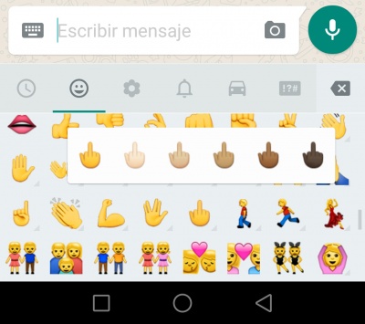 Imagen - WhatsApp ya permite poner la peineta o corte de manga