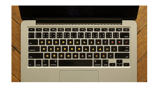 Imagen - Personaliza tu teclado físico con stickers de los emojis de WhatsApp