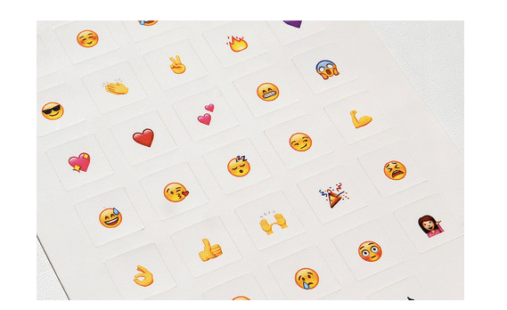 Imagen - Personaliza tu teclado físico con stickers de los emojis de WhatsApp