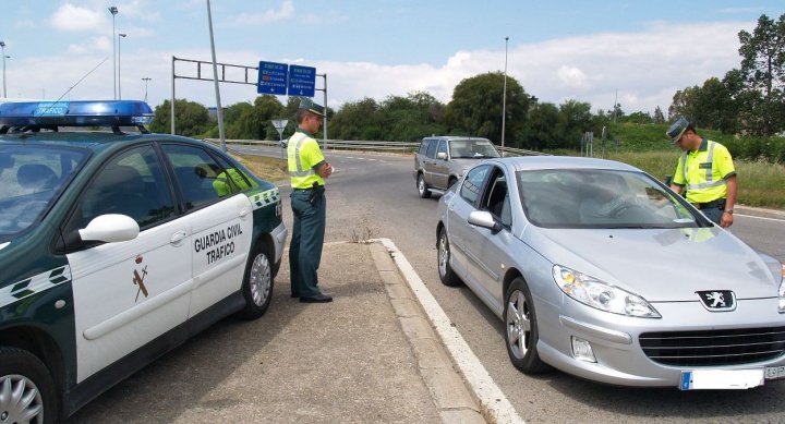 Imagen - La policía podrá saber si usas WhatsApp mientras conduces