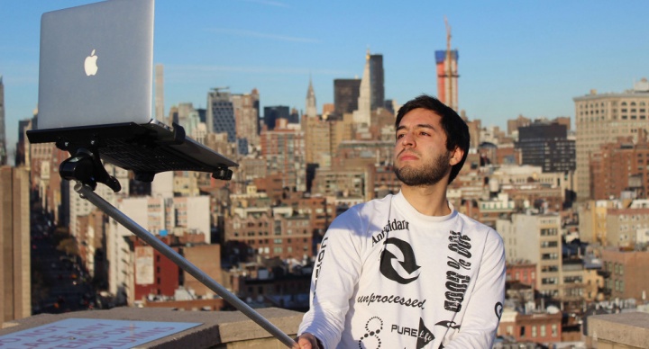 Imagen - El palo selfie para MacBook ya es una realidad