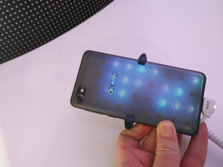 Imagen - Alcatel presenta los nuevos A5 LED, A3 y U5
