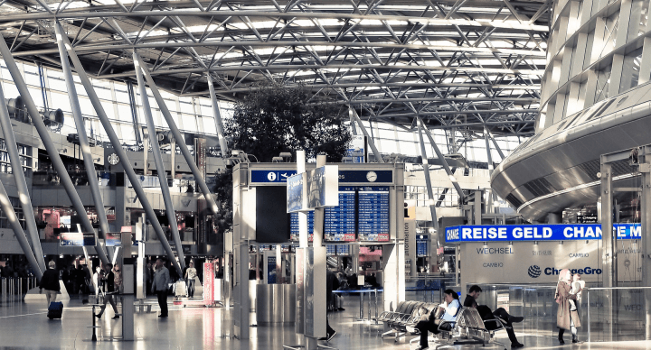 Imagen - Miles de vuelos sufren retrasos en Europa por un fallo informático
