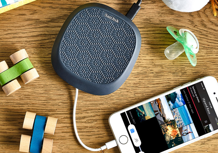 Imagen - SanDisk iXpand Base te permitir&aacute; realizar backups de tu iPhone mientras lo cargas
