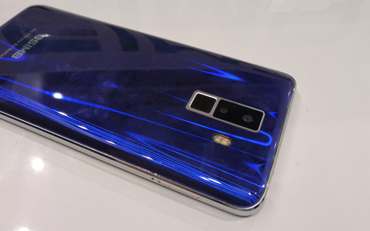 Imagen - BSIMB Super X, un smartphone &quot;todo pantalla&quot; con resistencia al agua y carga inalámbrica