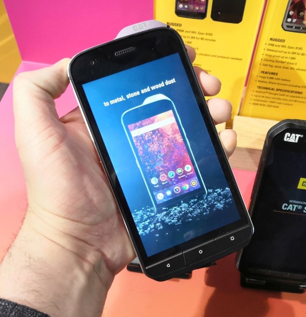 Imagen - CAT S61, el móvil profesional con sensor de temperatura, calidad del aire y distancia