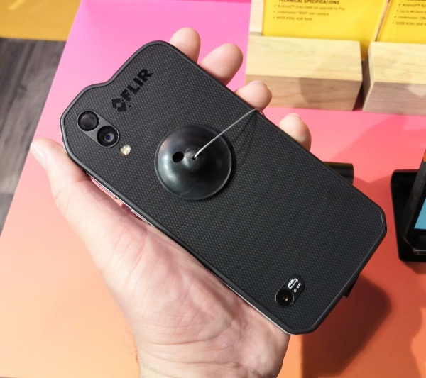 Imagen - CAT S61, el móvil profesional con sensor de temperatura, calidad del aire y distancia