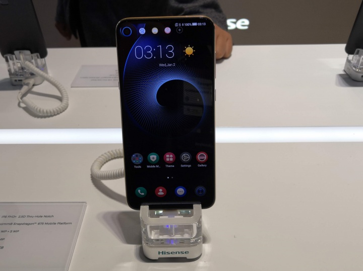 Imagen - Hisense U30 es oficial: cámara de 48 megapíxeles, pantalla Infinity-O y acabados en cuero