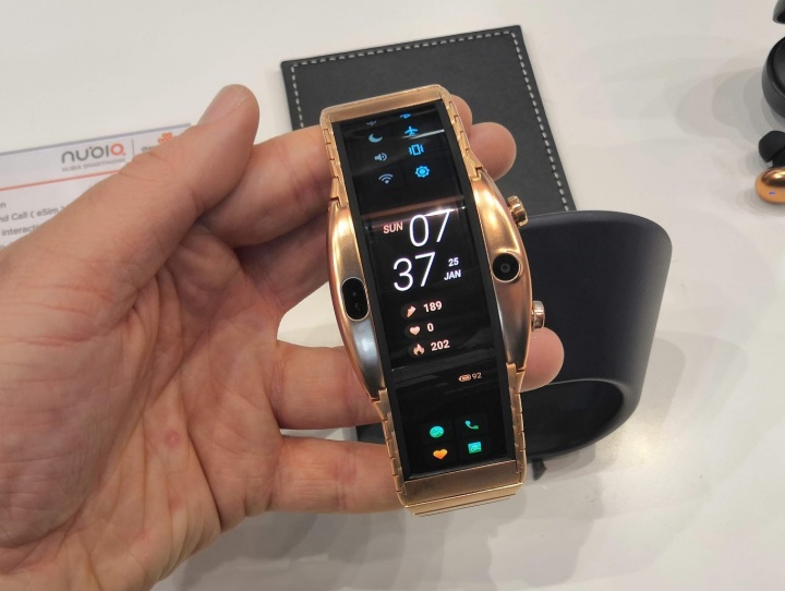 Imagen - Nubia Alpha, un smartphone con forma de smartwatch