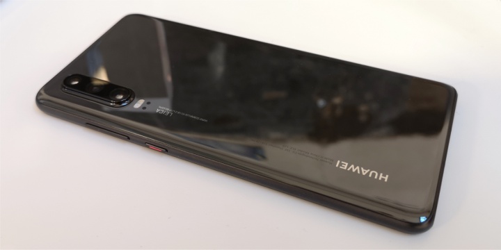 Imagen - Huawei P30 llega con triple cámara, lector de huellas en pantalla y notch compacto