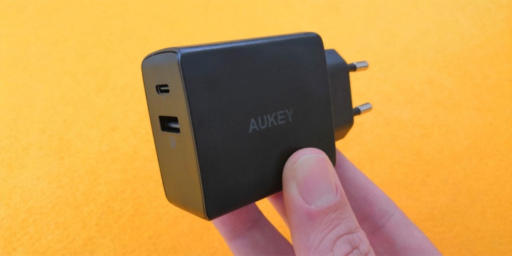 Imagen - Aukey PA-Y17 y PA-Y20, cargadores r&aacute;pidos y compactos para Android, iPhone y otros