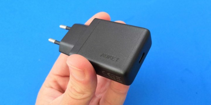 Imagen - Aukey PA-Y17 y PA-Y20, cargadores r&aacute;pidos y compactos para Android, iPhone y otros
