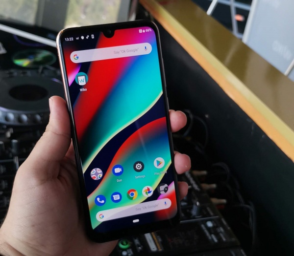 Imagen - Wiko View 3 y View 3 Pro llega a Espa&ntilde;a: triple c&aacute;mara, mini notch y bater&iacute;a de 4.000 mAh