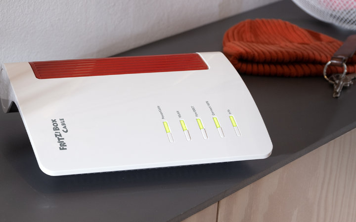 Imagen - FRITZ!Box 5690 Pro, 6670 Cable y Powerline 1240 AX: detalles