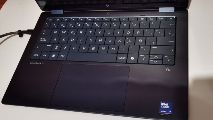 Imagen - Review: HP OmniBook X Flip 14, an&aacute;lisis con opini&oacute;n y precio