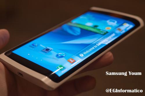 Imagen - Lucha por la primera pantalla flexible